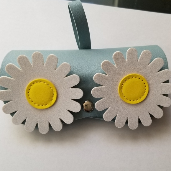 Super Kool Sunglasses Case 😎 - Picture 5 of 6